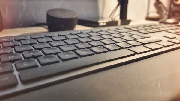 Logitech MX Keys: Reset auf Werkseinstellungen