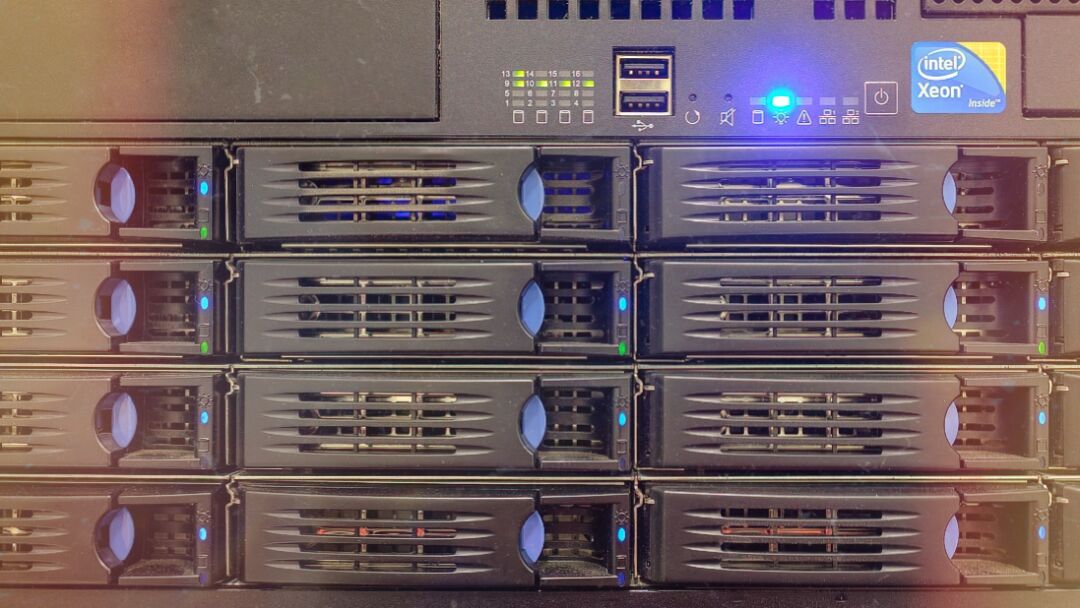 NAS-Server
