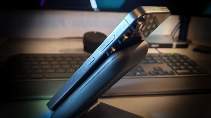 Samsung Galaxy S24 FE ohne Case