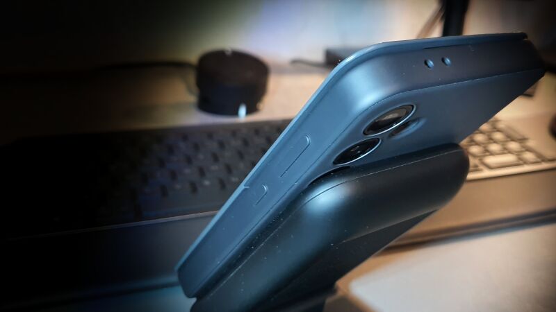 Samsung Galaxy S24 FE mit Case